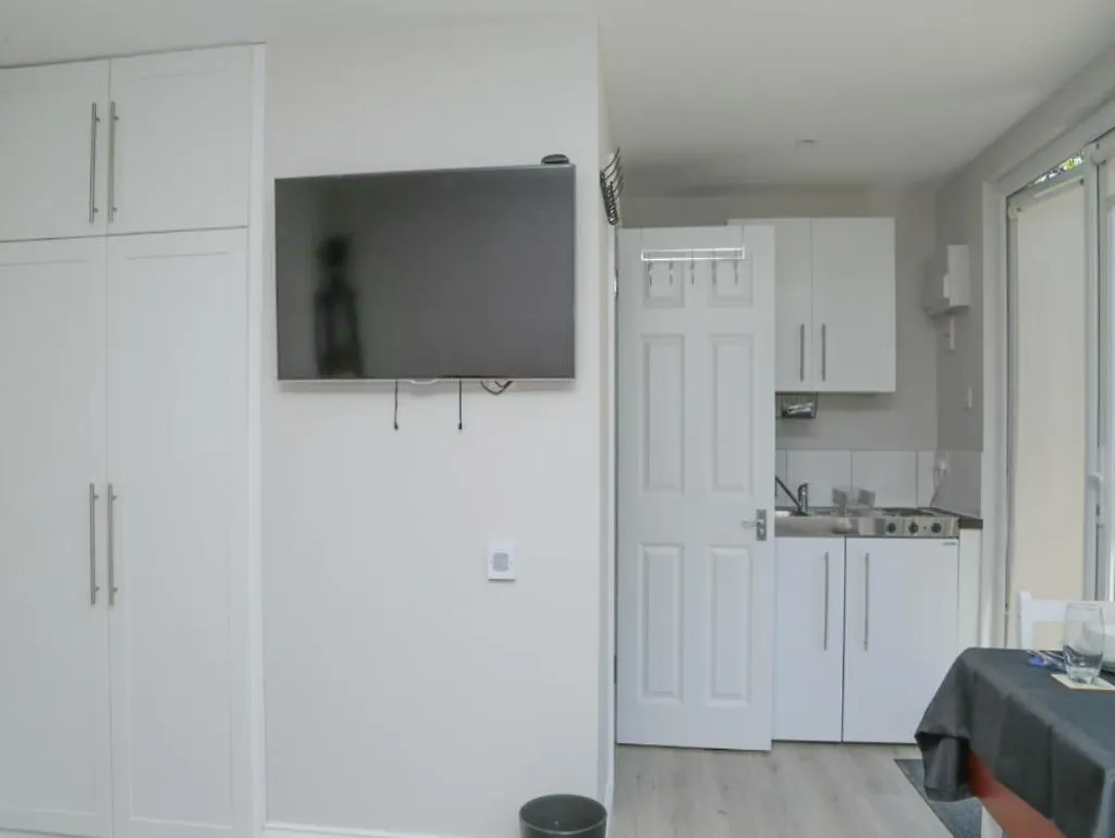 Apartment Stayzo - Crofton Park - Central London Refurbished Studio