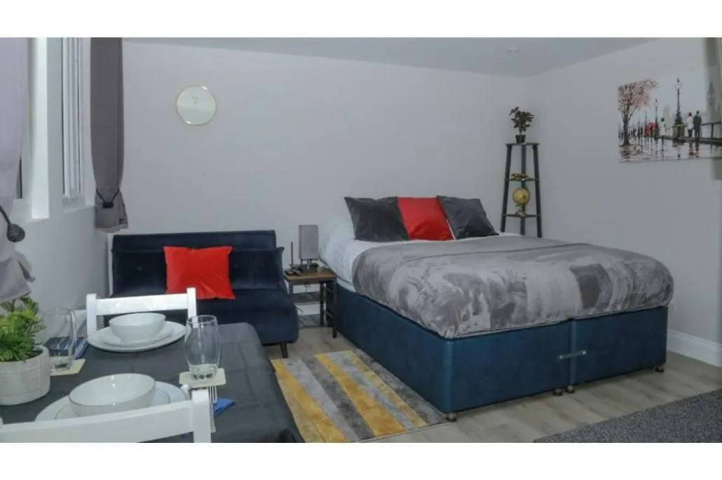 Stayzo - Crofton Park - Central London Refurbished Studio
