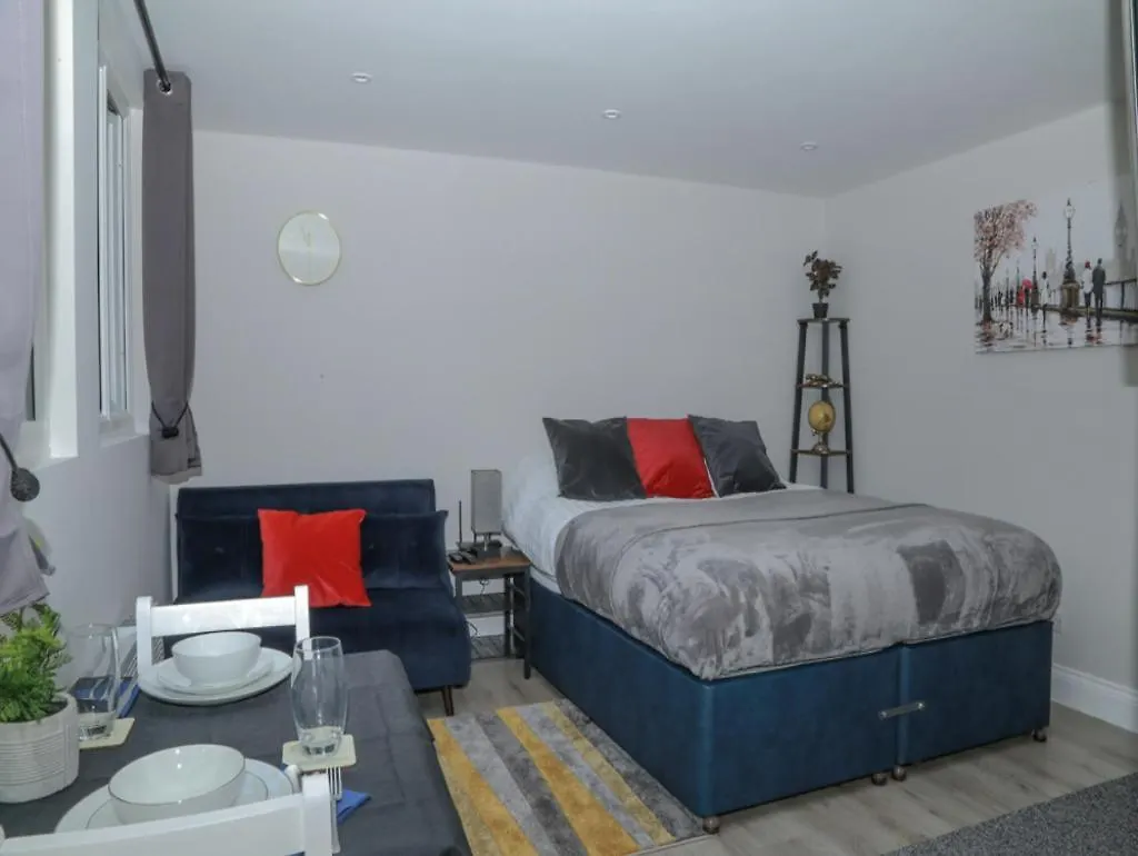 Stayzo - Crofton Park - Central London Refurbished Studio