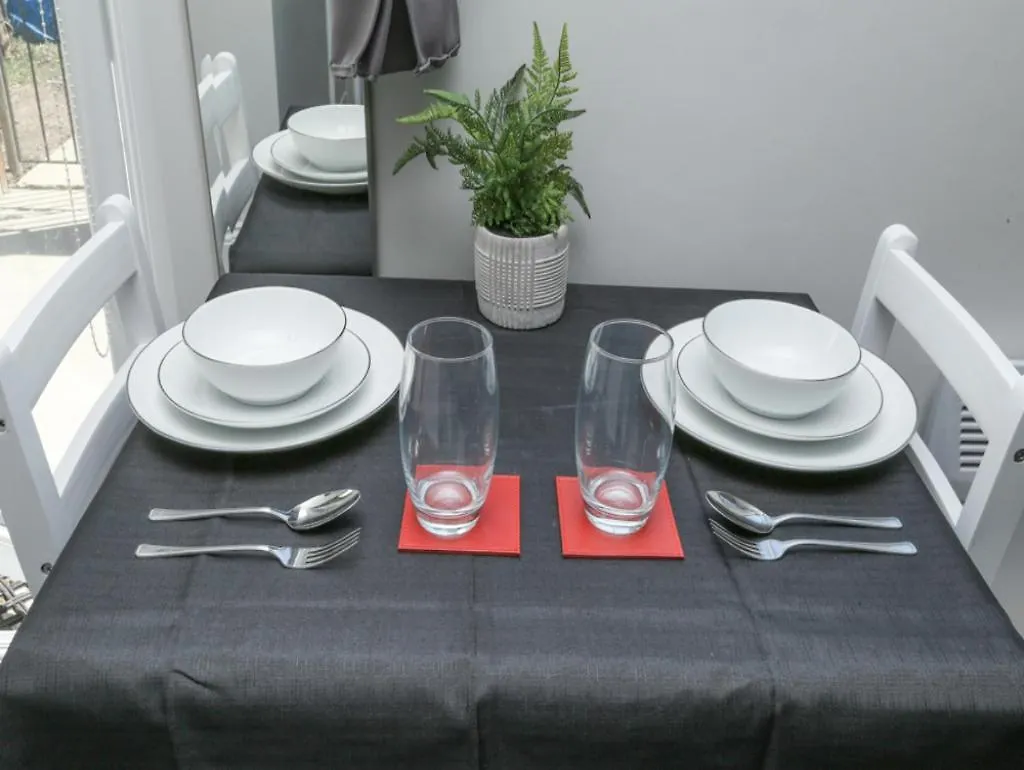 Stayzo - Crofton Park - Central London Refurbished Studio United Kingdom